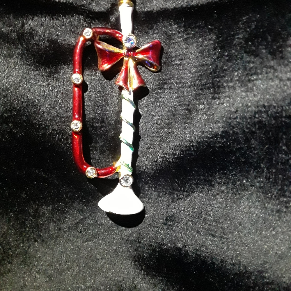 Vintage Christmas Horn Pin